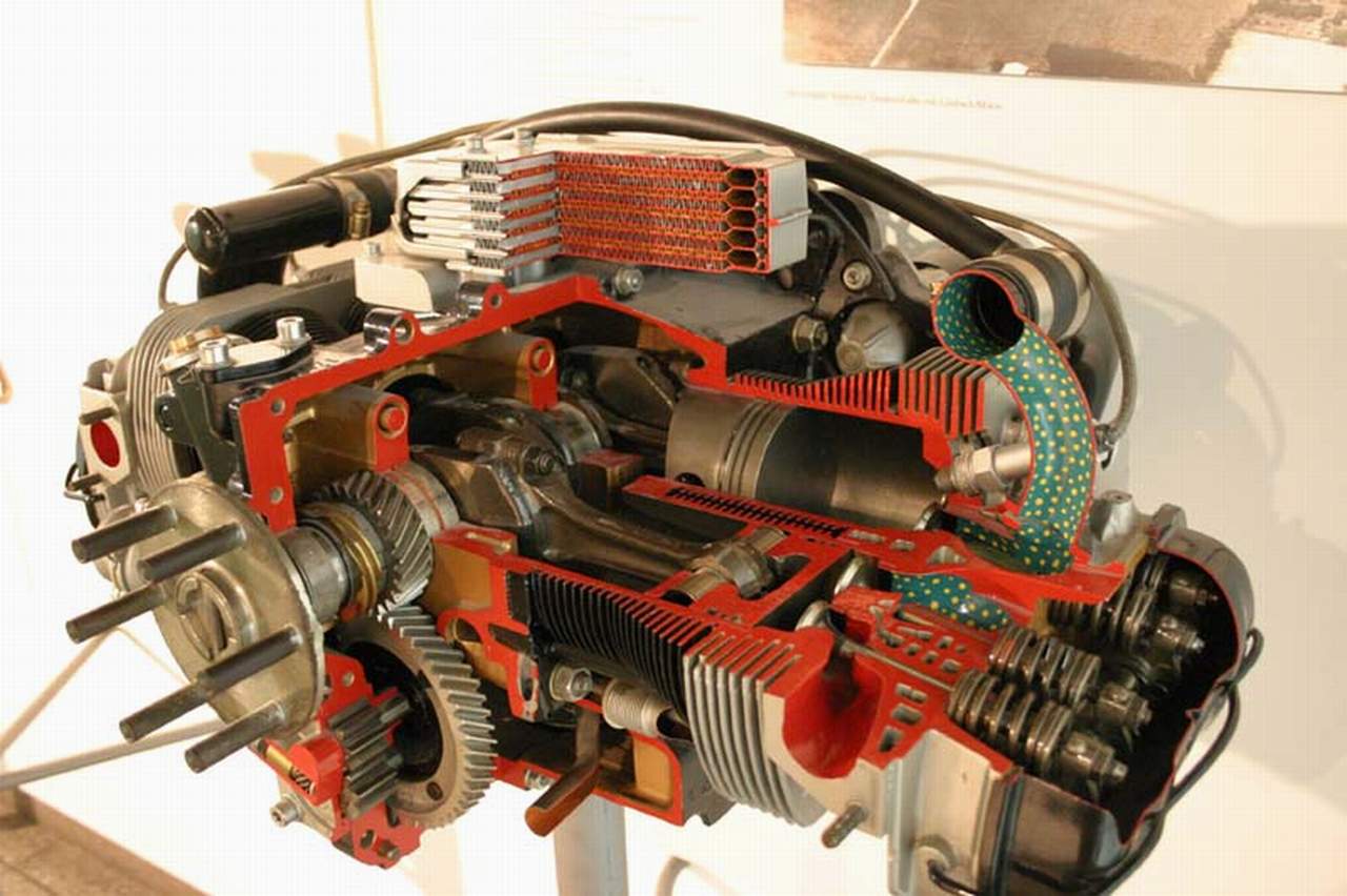 Limbach Aircraft Engine Cutaway